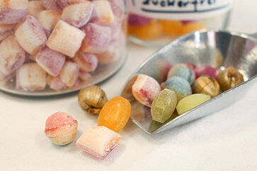 schaufel-mit-zuckerln.jpg